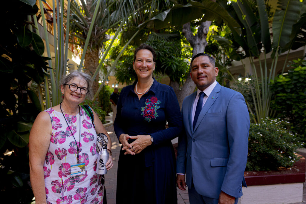 Laurie, Minister Ursell Arends and the University of Aruba rector at the Turning The Tide event